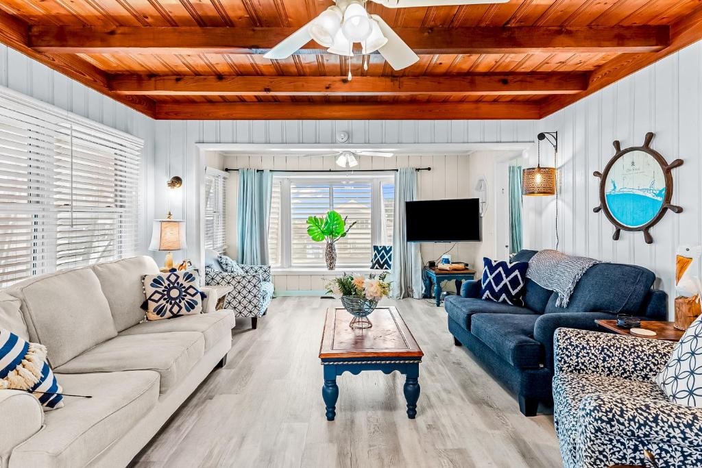 Tipsy Rooster, Oak Island