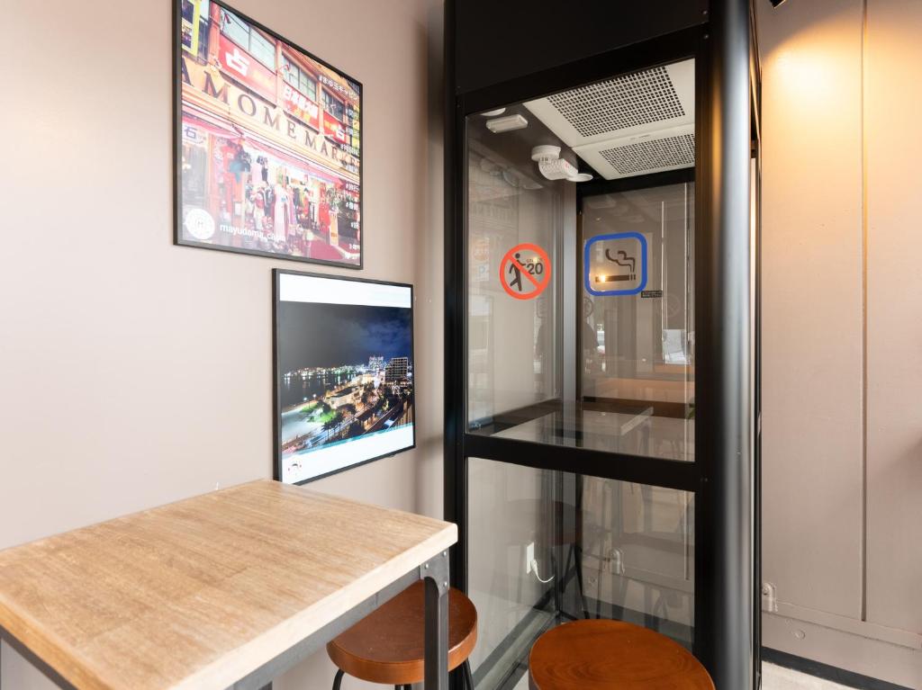 Shared lounge/TV area