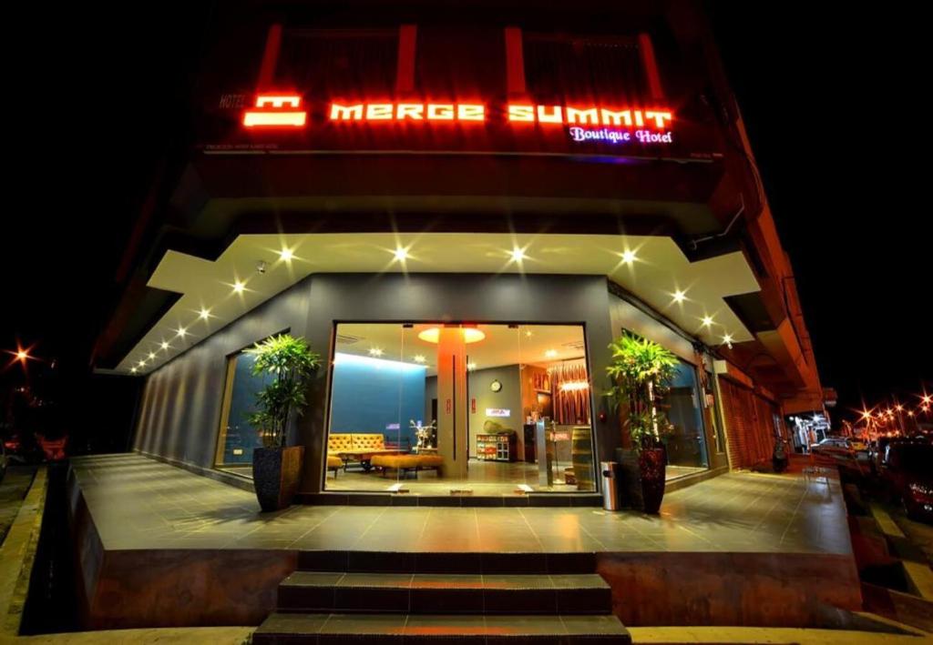 Merge Summit by Secoms, Teluk Intan