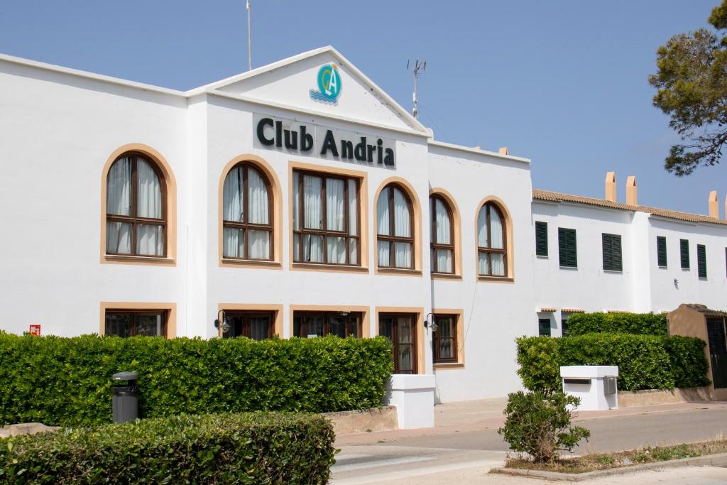 Grupoandria Aparthotel Club Andria — Hotel building in Cala Blanca, Balearic Islands