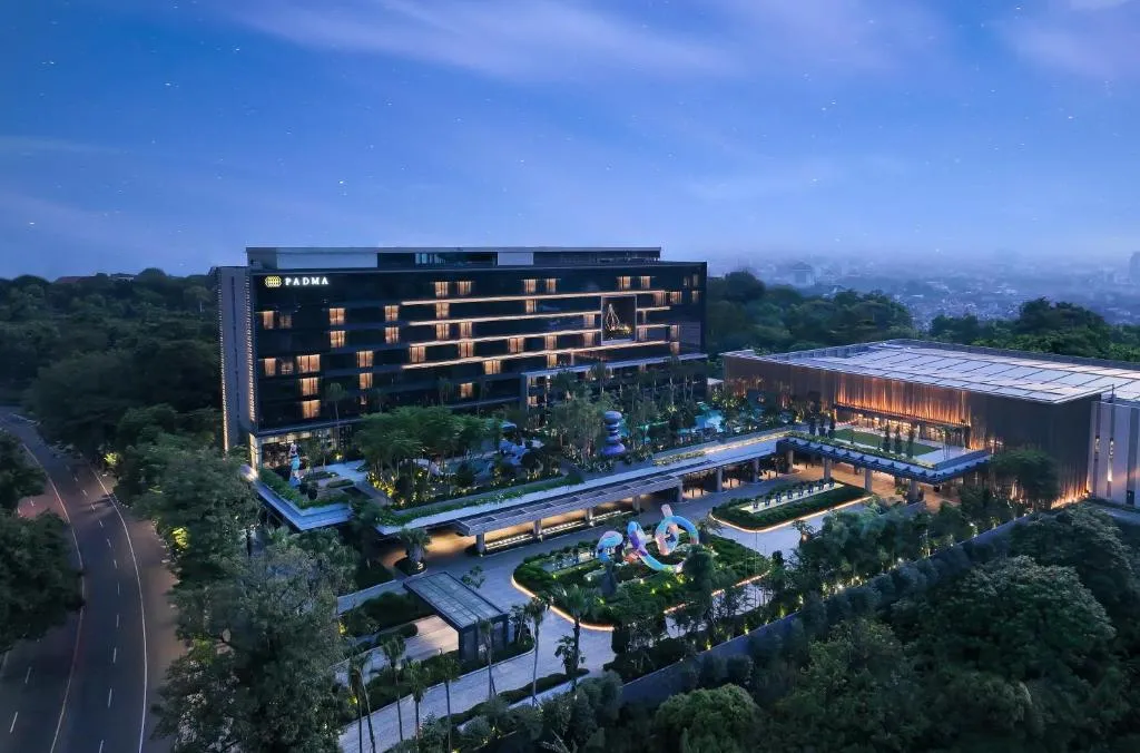 Padma Hotel Semarang，位于三宝垄的酒店
