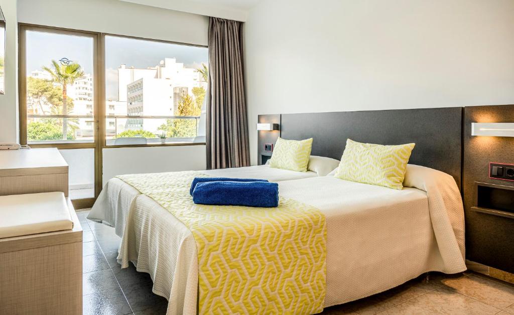 Globales Torrenova — Hotel rooms in Magaluf, Balearic Islands