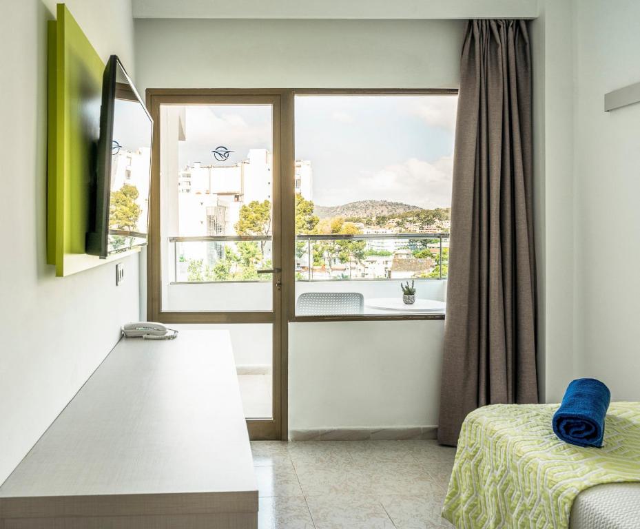 Globales Torrenova — Hotel rooms in Magaluf, Balearic Islands