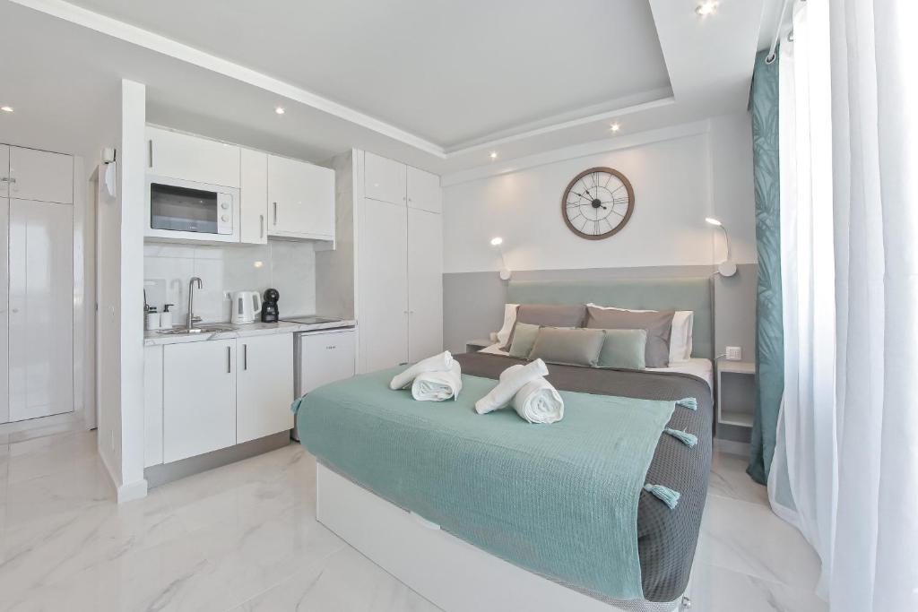 Modern Studio with a Sea View and Pool Access Ponderosa 801 - 3