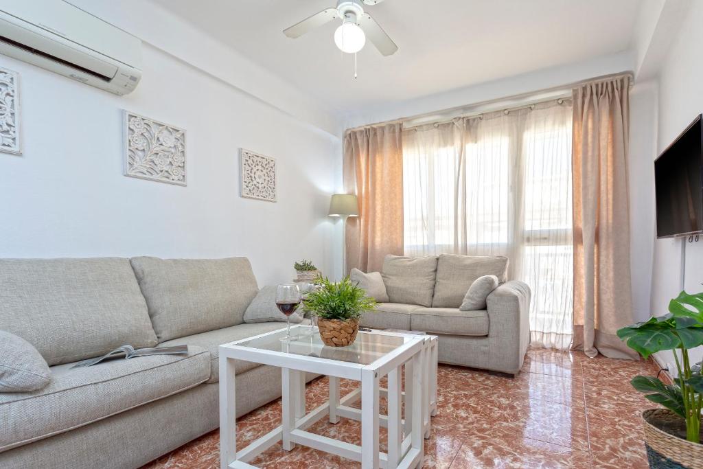 CITY CENTER AND NEXT TO THE BEACH 3 BEDROOMs - 3