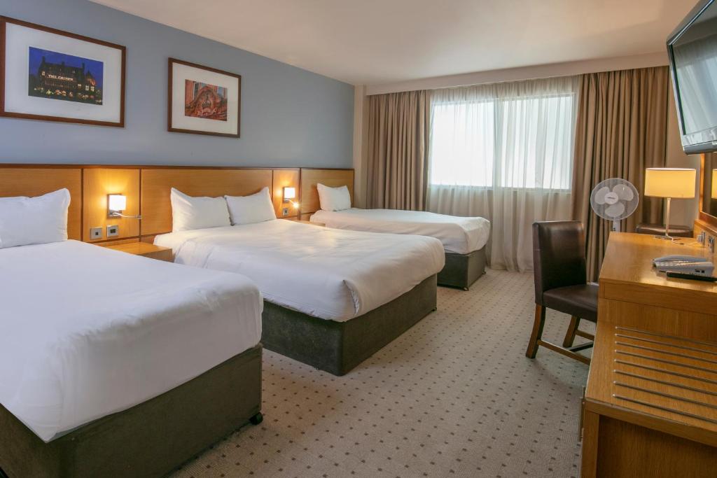 London The Crown Hotel room