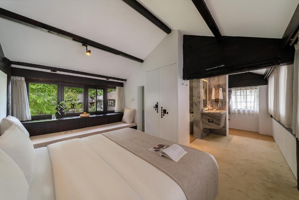 The Bivou Lijiang Hotel photo