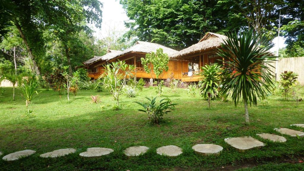 Raja Laut Dive Resort Bunaken — Hotel in Manado