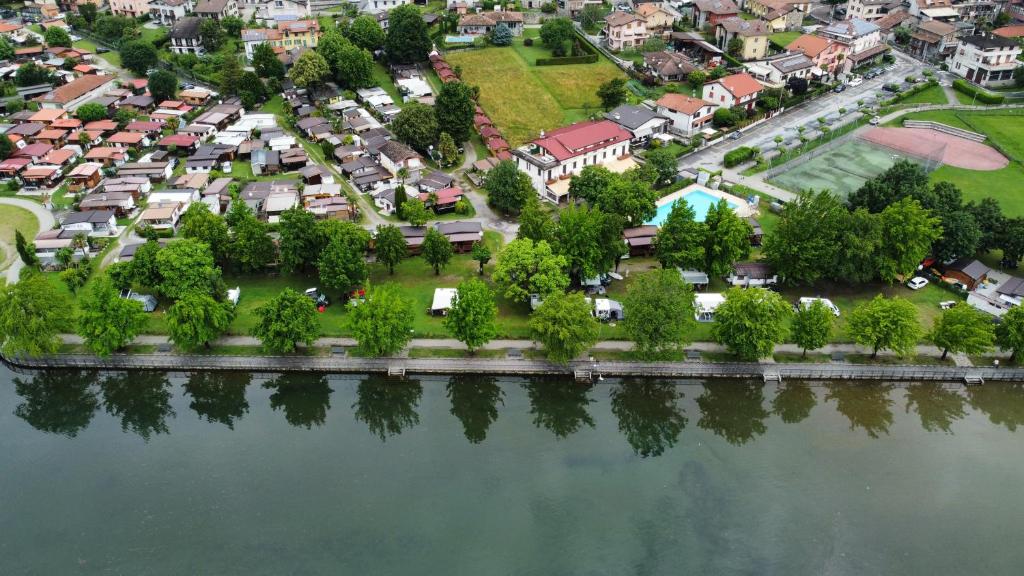 Camping Hotel Au Lac De Como — Hotel in Sorico