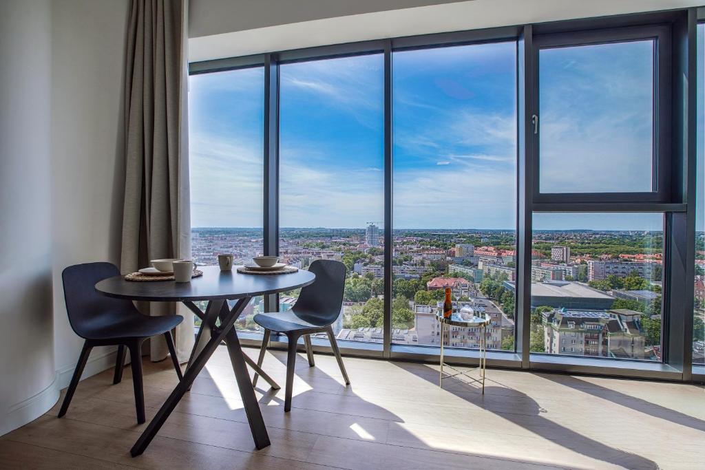 Luksusowy apartament z widokiem, basenem i sauną Hanza Tower, Štetín