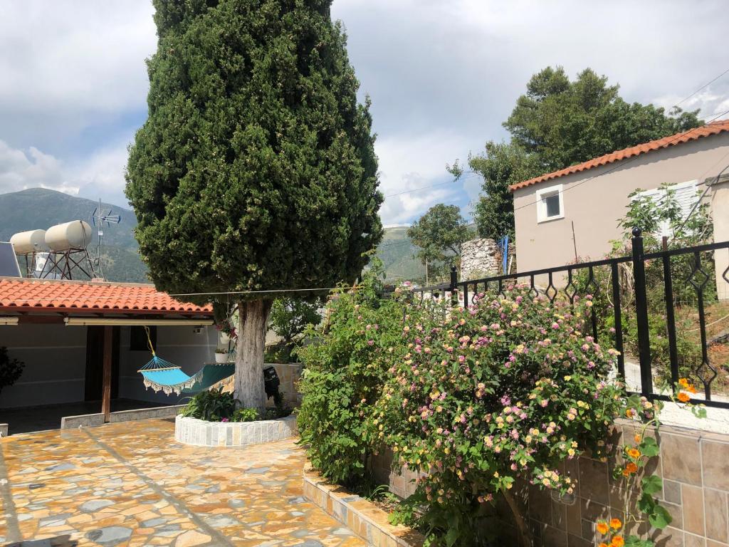 Kiparissi Guesthouse, Himarë