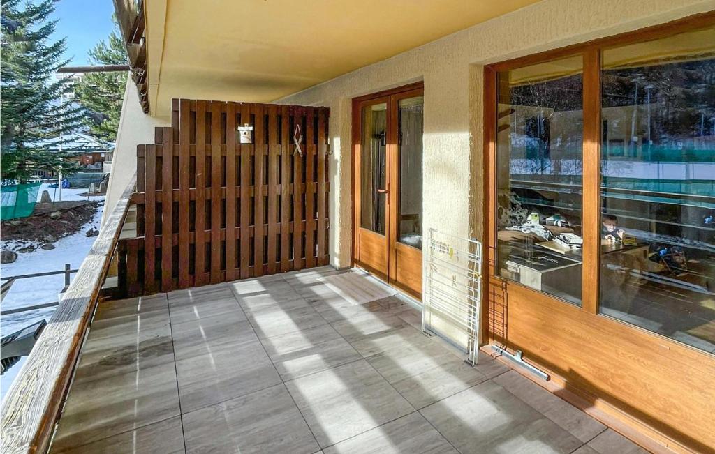 1 Bedroom Stunning Apartment In Uvernet-Fours - 3