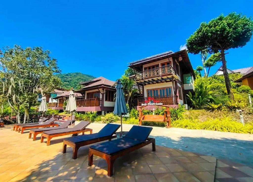 Puteri Lanta Family Villas