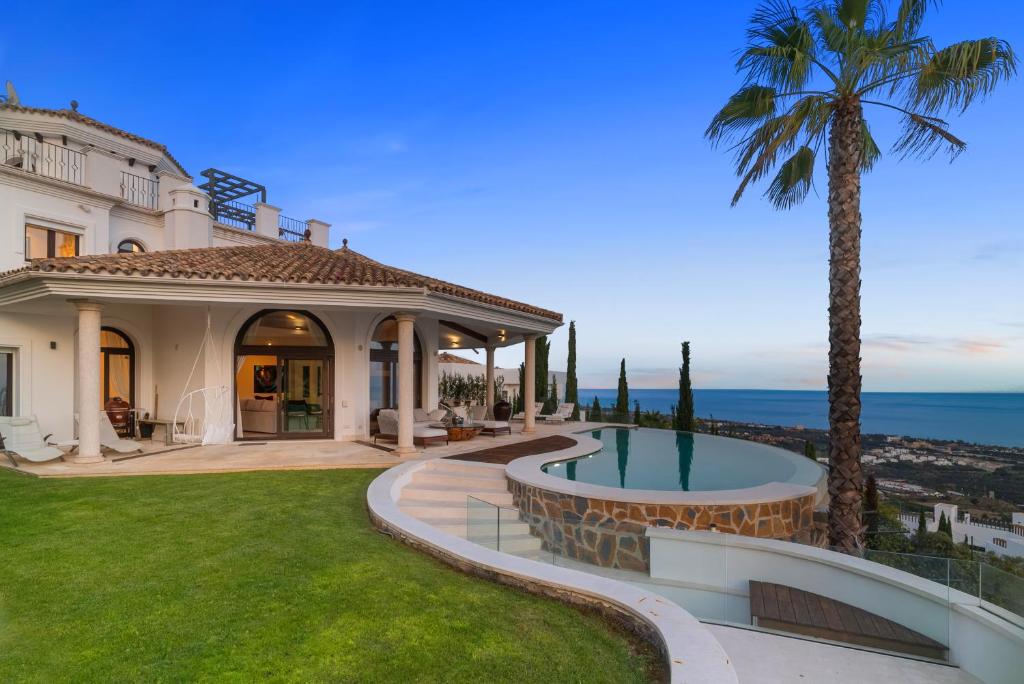 Luxury Sea View Villa in Marbella - 1