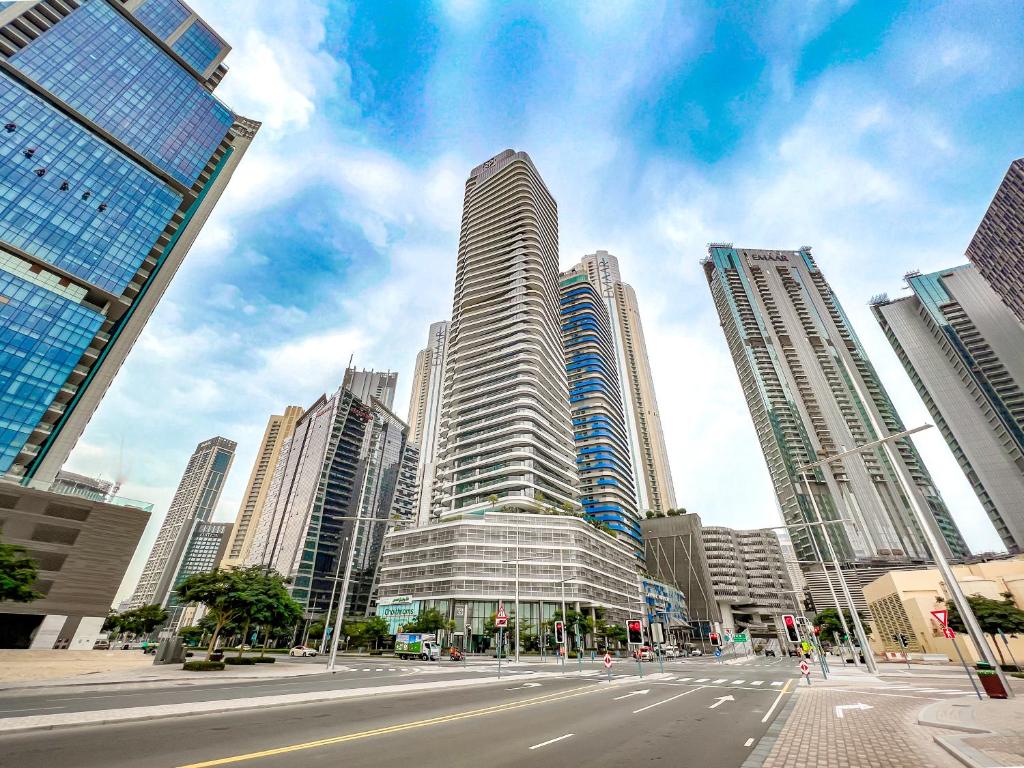 FAM Living - RP Heights - 3 Mins Walk to Burj Khalifa & Dubai Mall photo