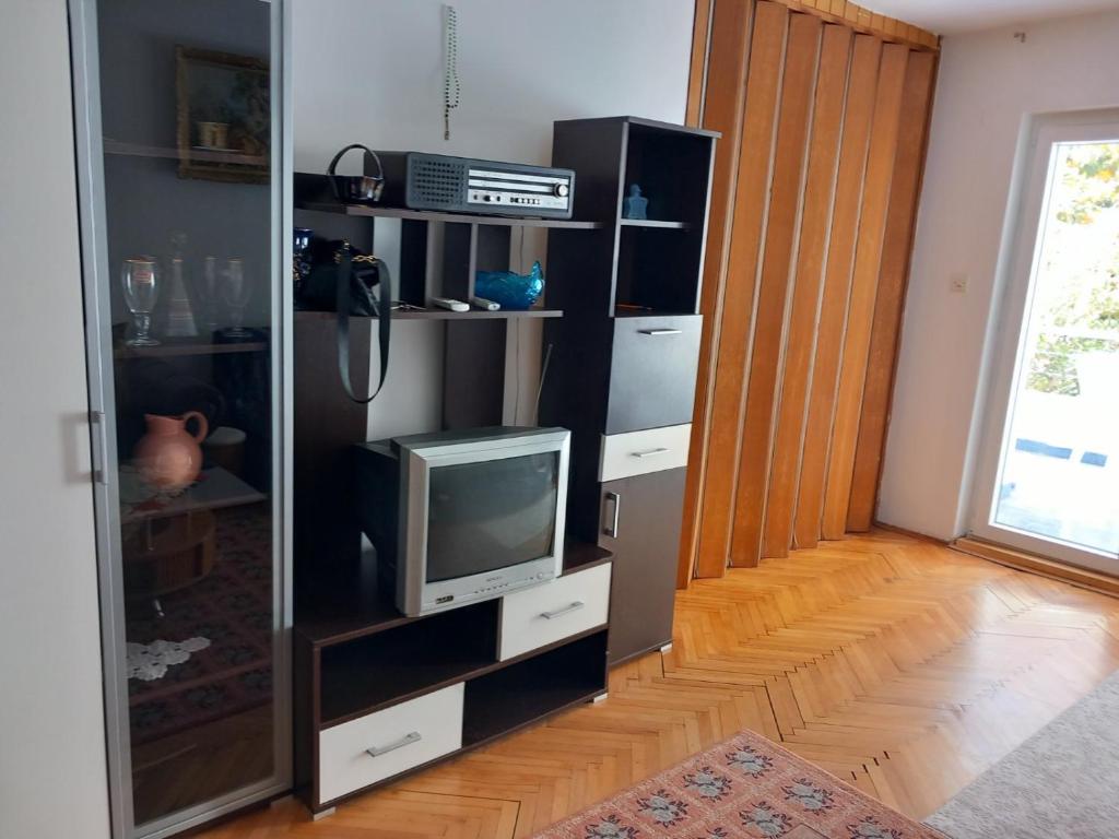 Luxury Apartment - 4