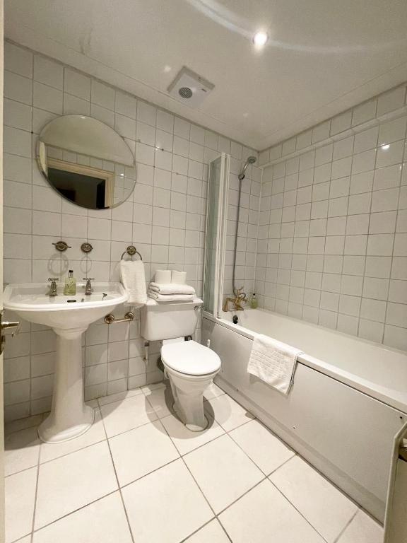 Stylish Apartments in Victoria & Westminster photo