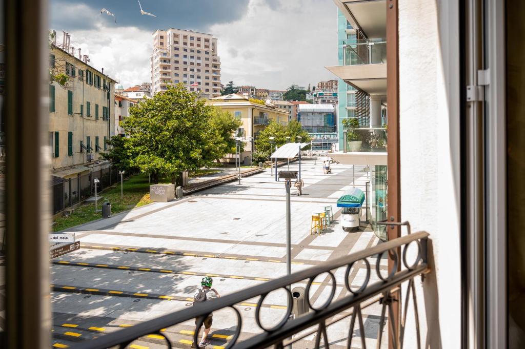 Luxury Savona - Crociere 1 Min Free WiFi - AC - 4