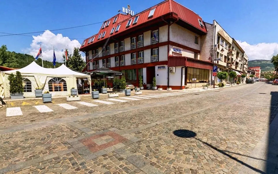 Hotel Sax Balkan, מלון בדימיטרובגארד