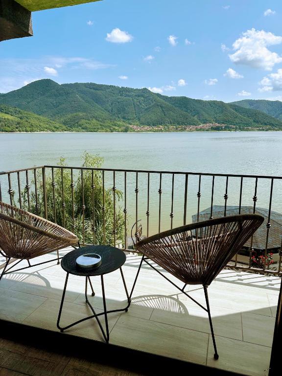 NOAH river house photo