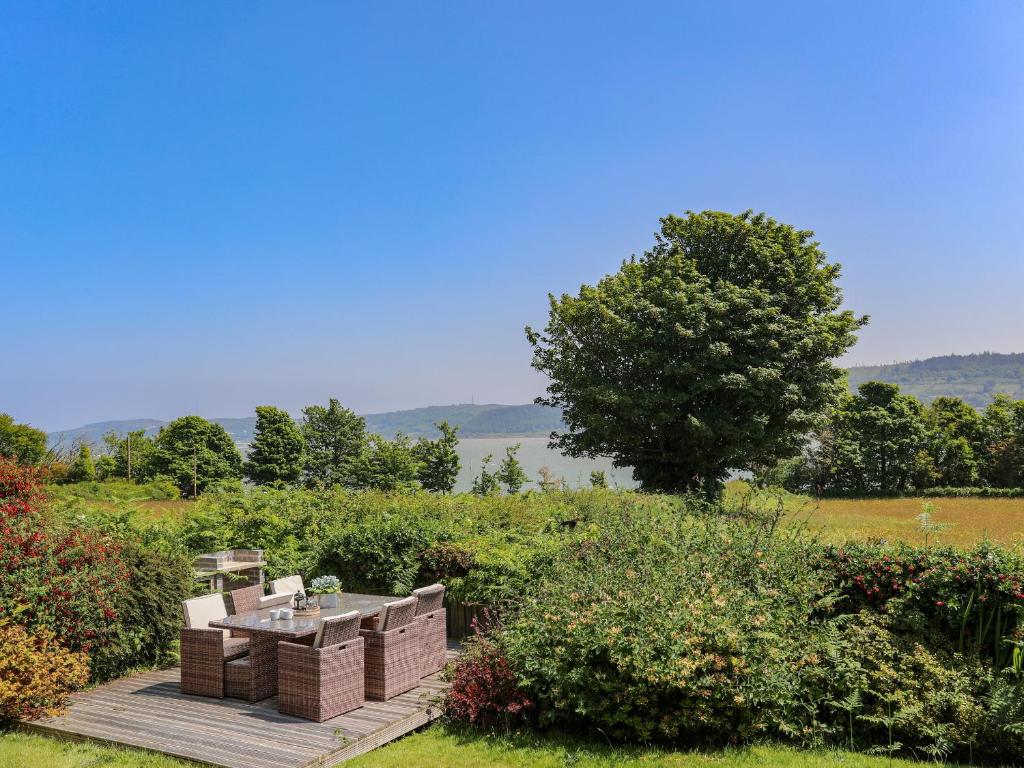 Bryn Llifon, Pentraeth