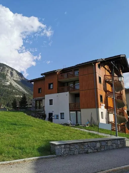 Appartement Termignon Val Cenis，位于泰尔米尼翁的酒店