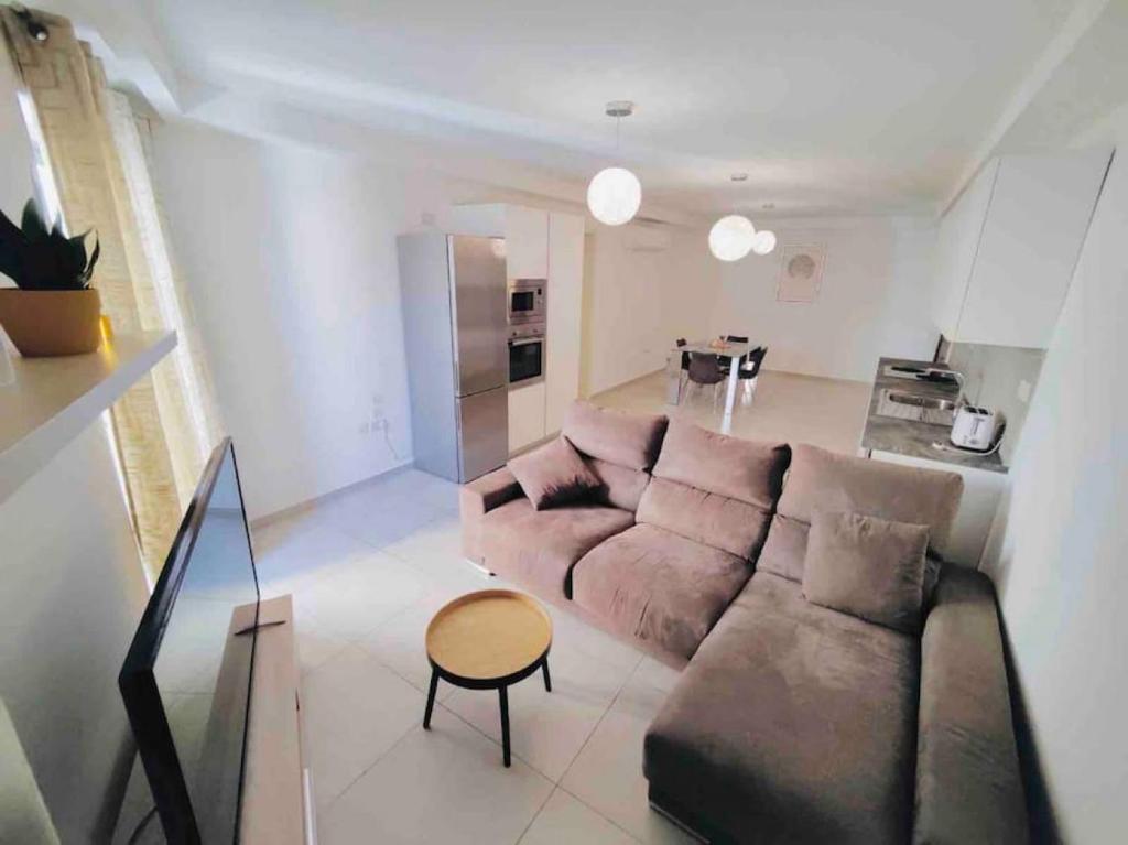 Perfect place, Gżira