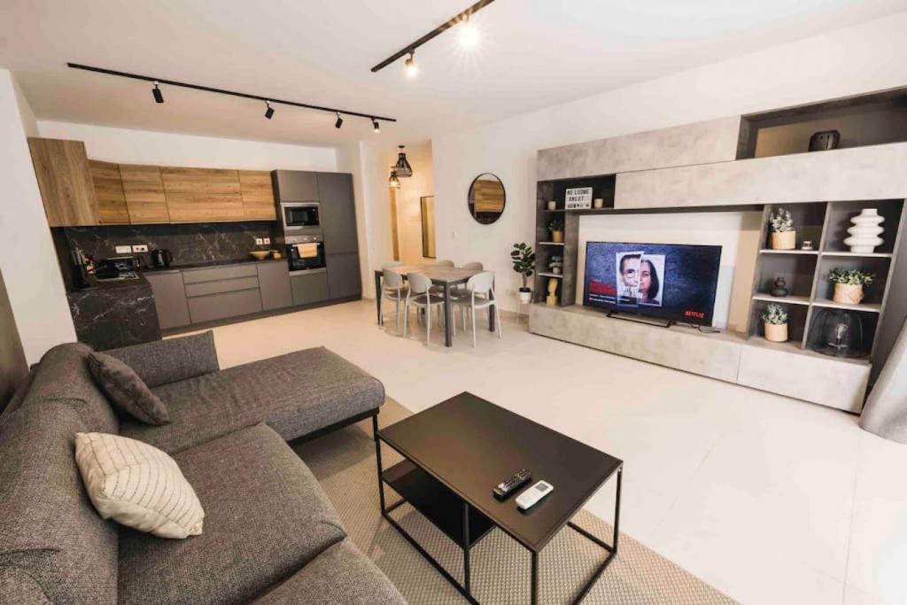 The Ultimate Escape, Sliema