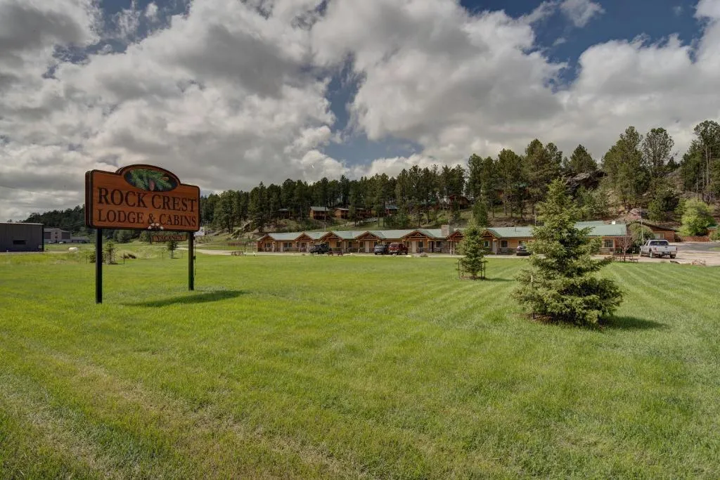 Rock Crest Lodge & Cabins，位于卡斯特的酒店