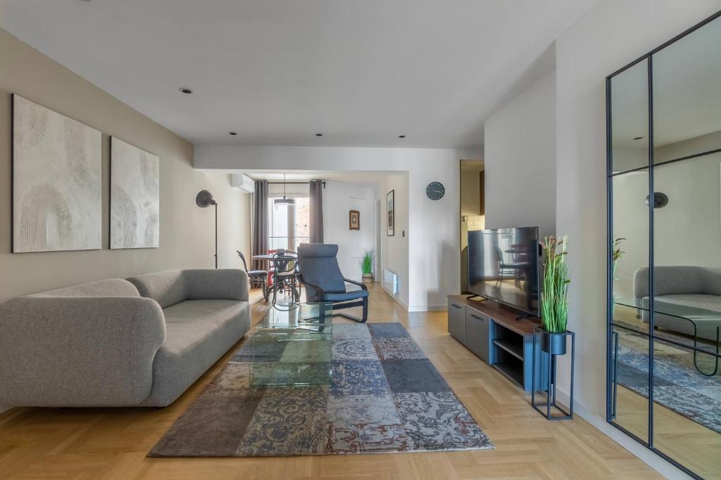 HostGost Selected Suites – Parliament - 5