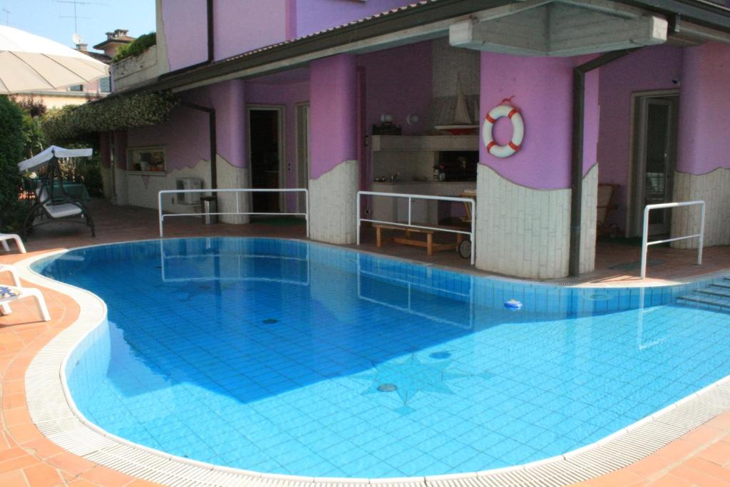 HOTEL Villa Lilla - 3