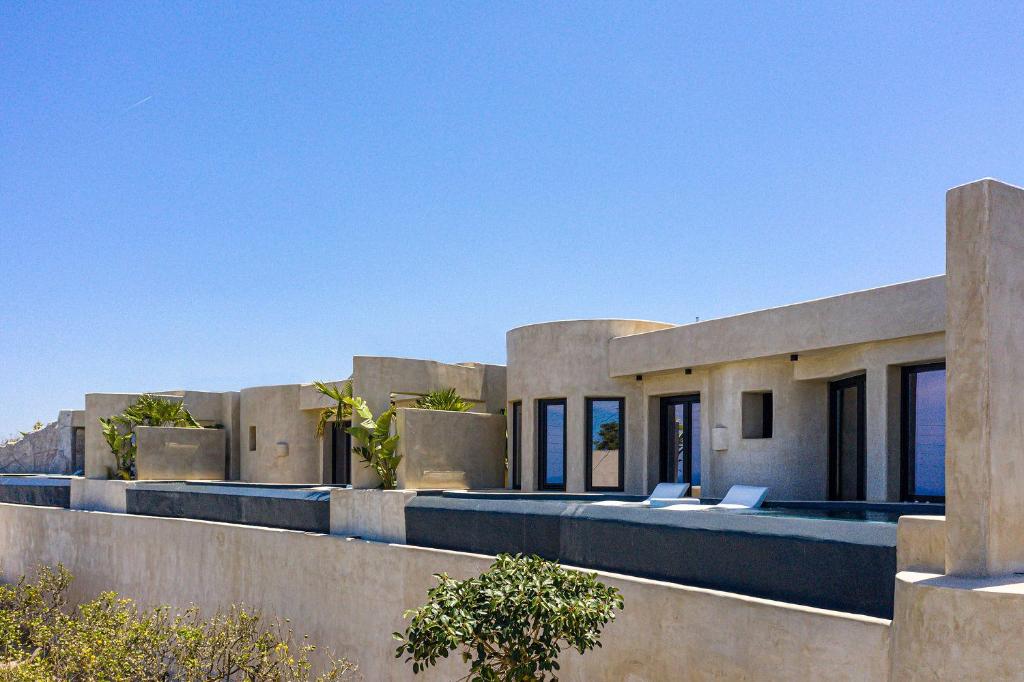 Senses Luxury Houses — Hotel in Santorini