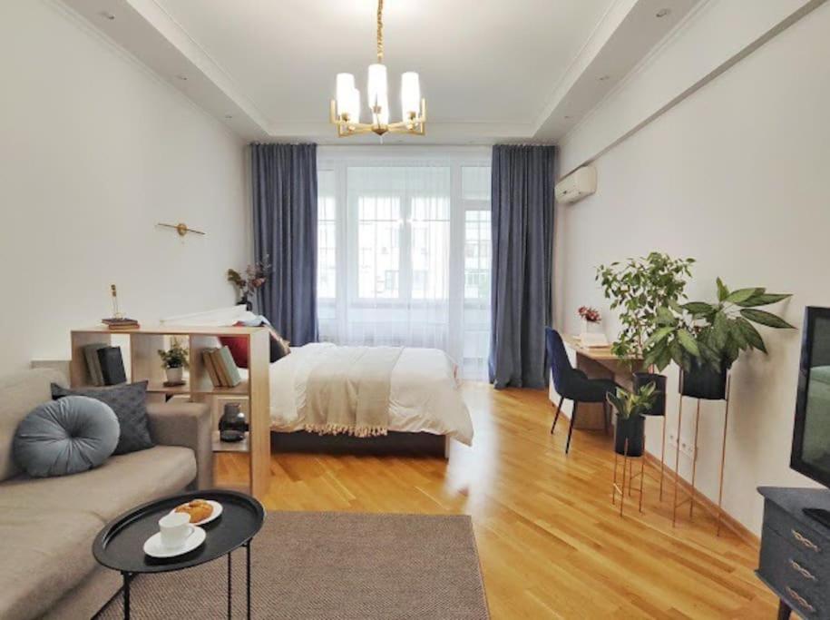 Stylish, in an old house, historic center, Almaty