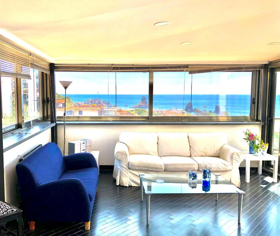 Belvedere Faraglioni, Aci Castello