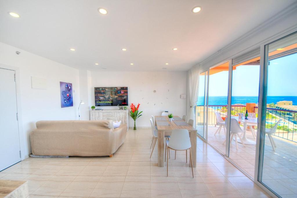 Sea Point Holiday House - 3