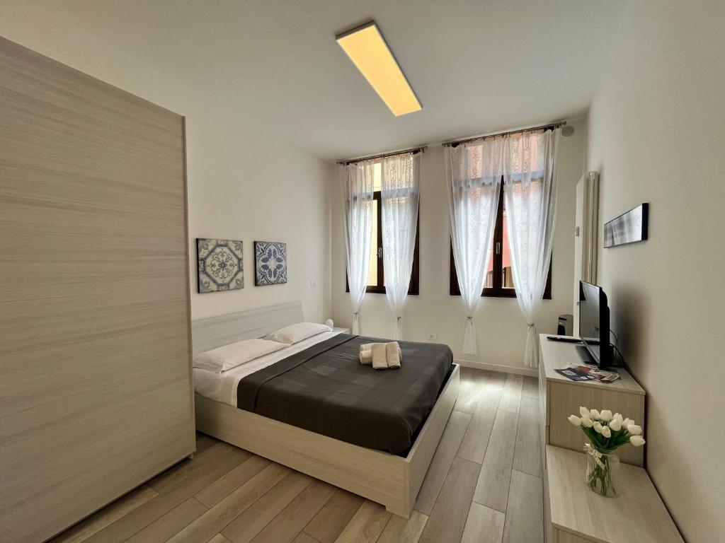 Appartamento ai Portici di Via Savonarola - 1