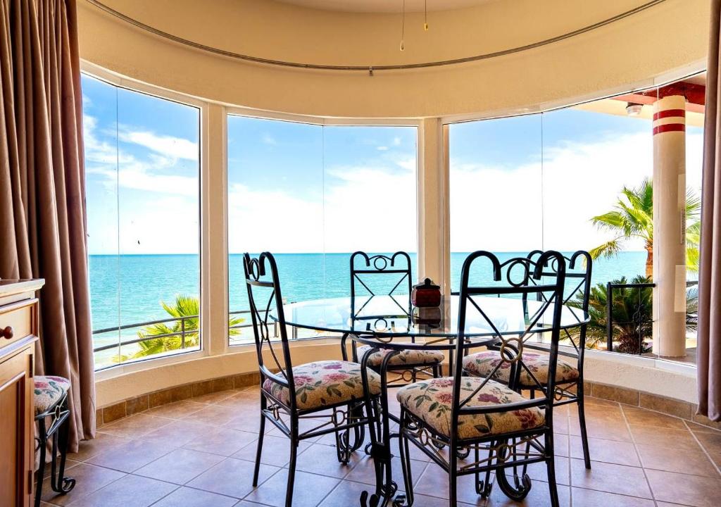Beachfront condo for rent in Villas de Las Palmas, San Felipe - 5