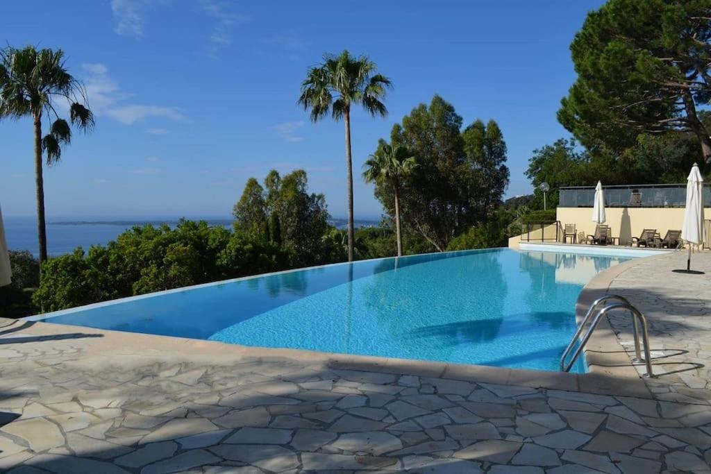 Appartement vue mer piscine à débordement - 4