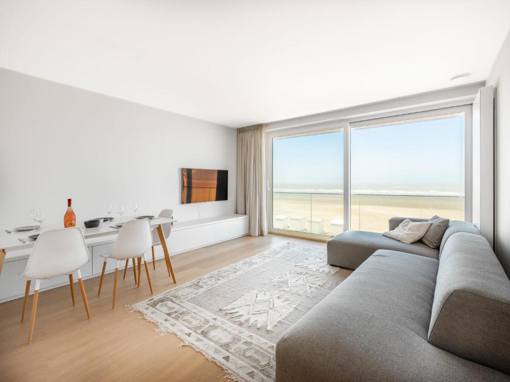 Apartment in Koksijde with Stunning Sea View, Koksijde