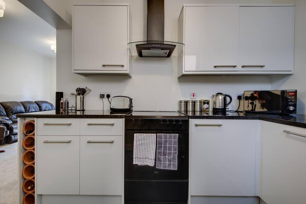 The Long Hall Apartment, Chesterfield photo 5
