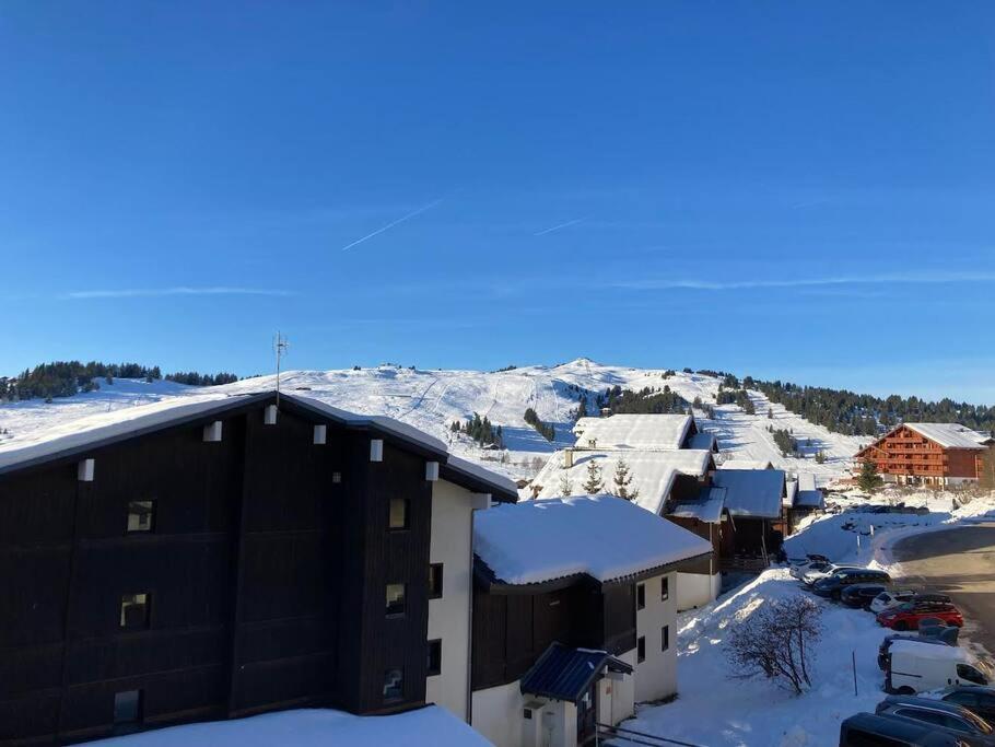Les Saisies Appartement 6 8 personnes en plein centre avec 1 chambre et 2 espaces sous pentes non fermés - Remontées mécaniques à 200 m - 1