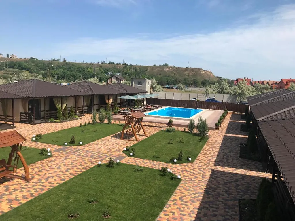 SUNRISE Cottage, hotel in Koblevo
