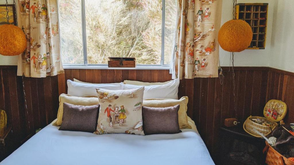 The Andiron Seaside Inn & Cabins photo