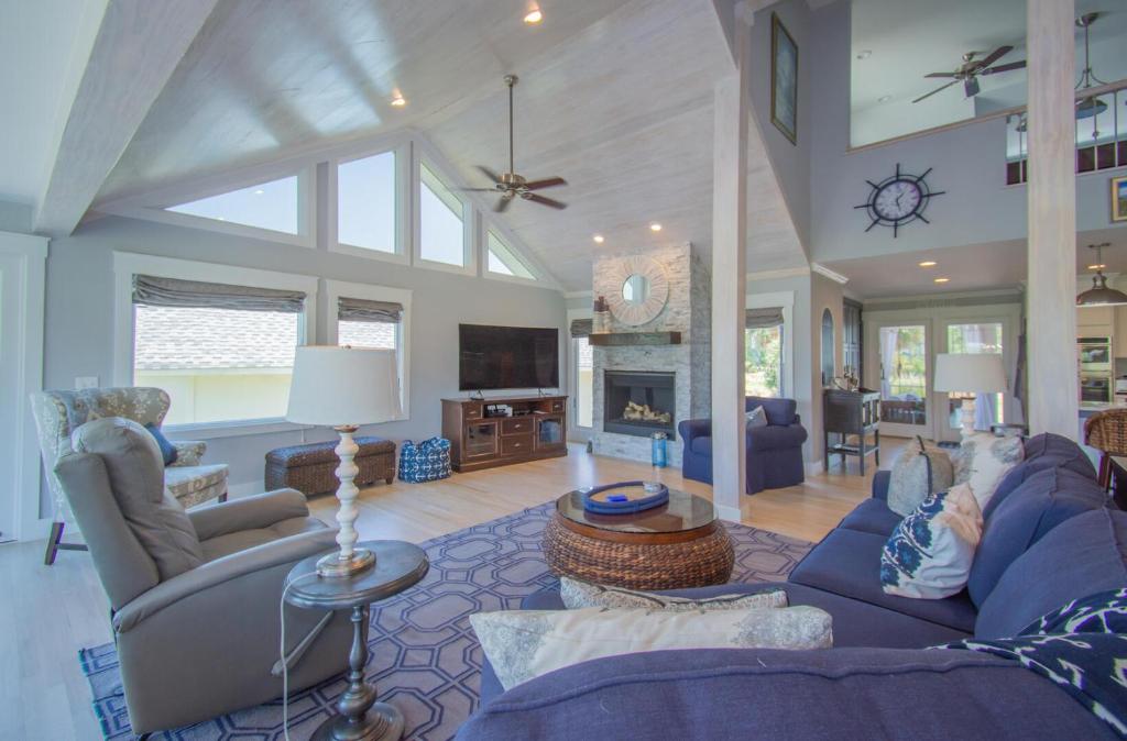 5 Bed Sleeps 12 with Water Views, Fripp Island