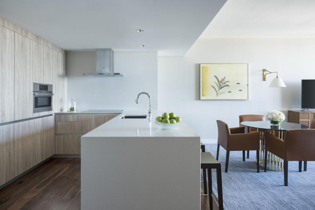 Kitchen, The Ritz-Carlton, Chicago in Chicago (IL)
