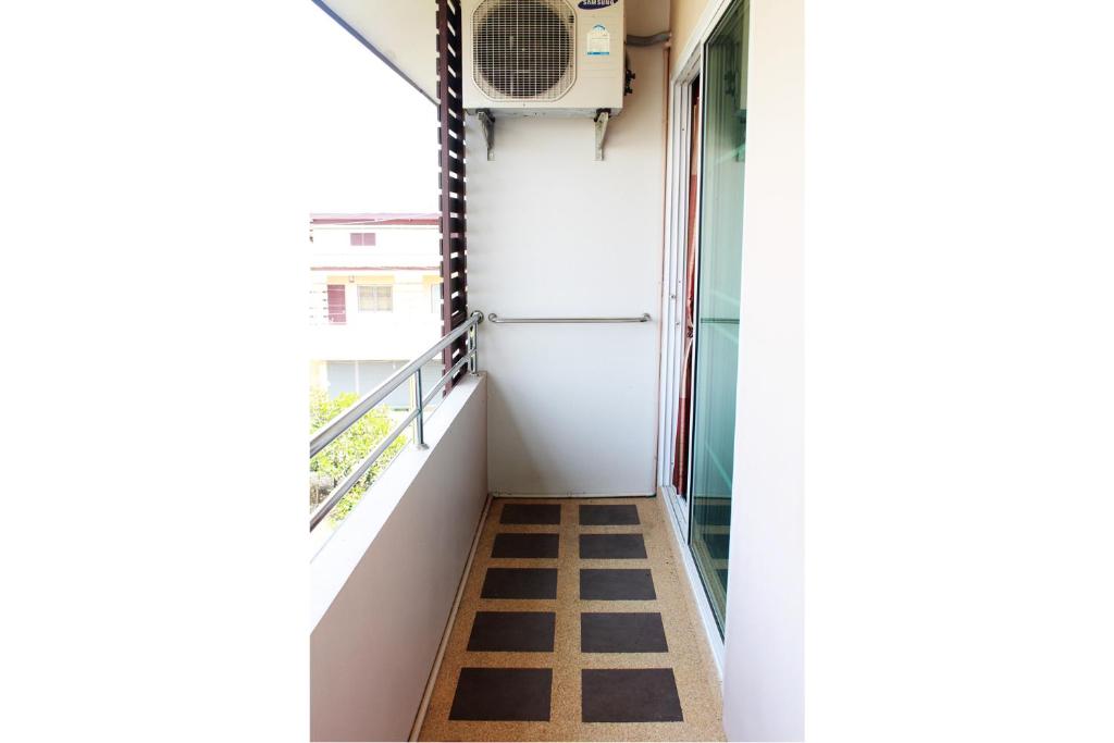 Balcony/terrace, Pornkasem House in Chiang Rai