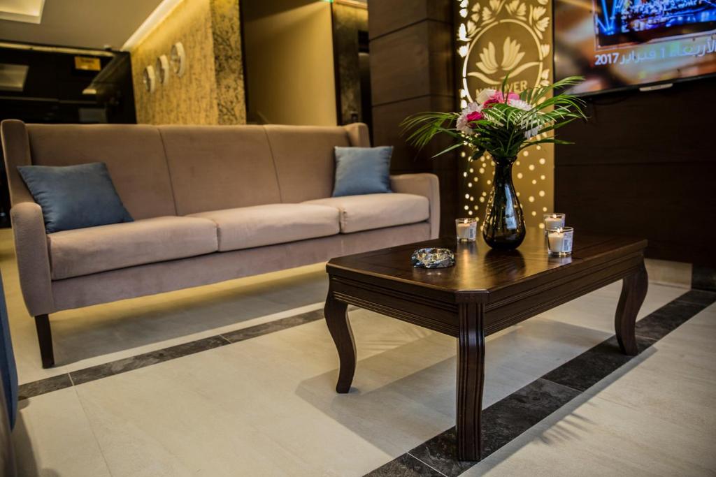 Naylover Hotel Suites photo