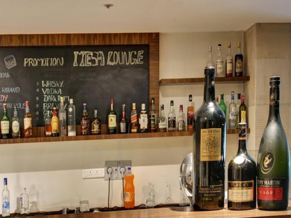 Highly-rated bar