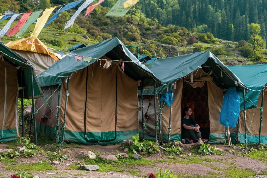 Kheerganga Hike Camps photo