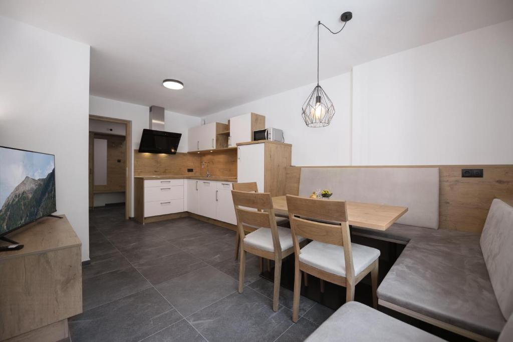 miramor apt kollina
